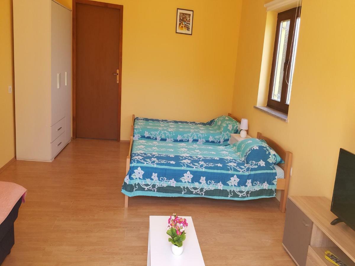 Apartment Stanko Ližnjan Eksteriør billede